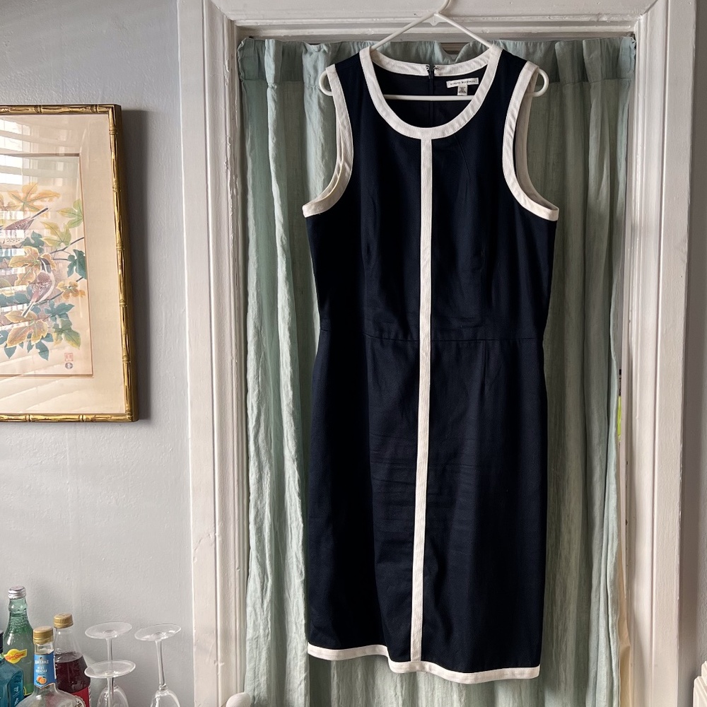 BANANA REPUBLIC - BLACK/WHITE PROF DRESS, Size 16T, SLIGHTLY WORN - Pockets!!!